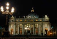 Vaticano_de_noche_[Formigo].jpg